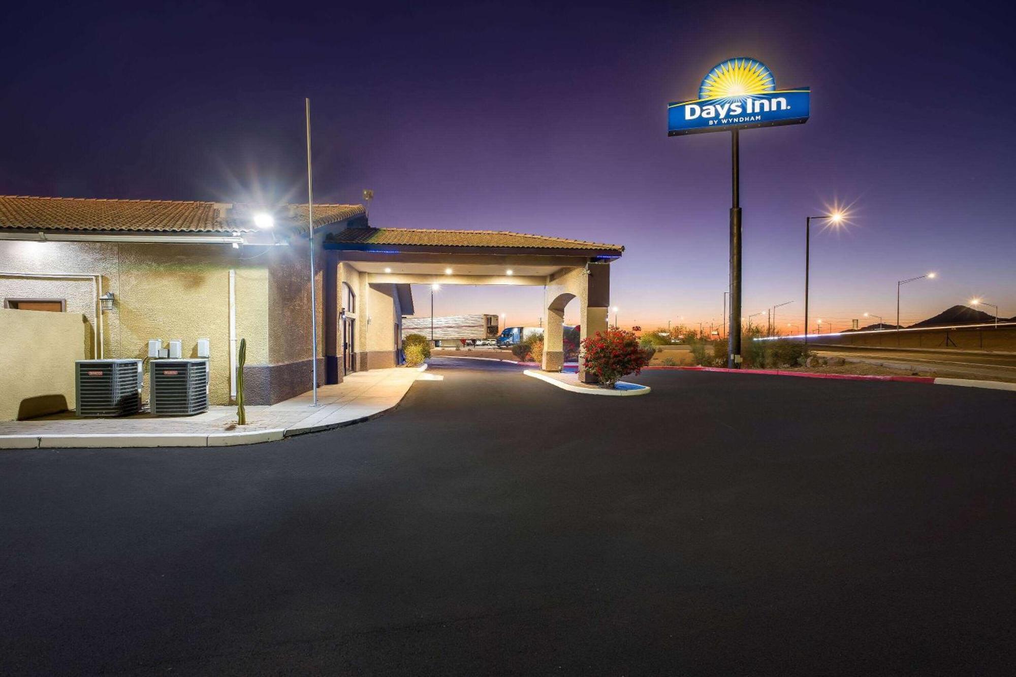 Days Inn By Wyndham Buckeye Bagian luar foto