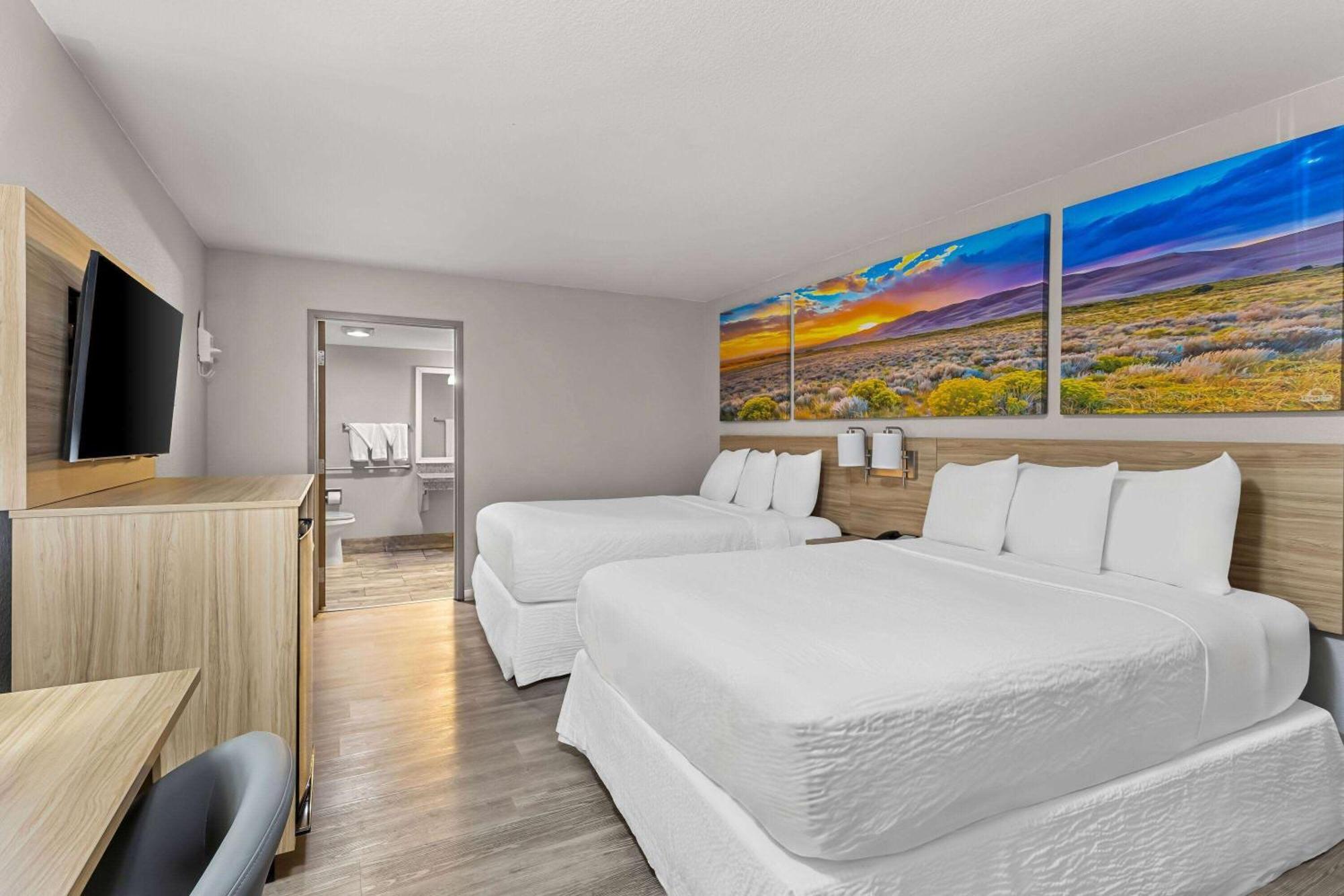 Days Inn By Wyndham Buckeye Bagian luar foto