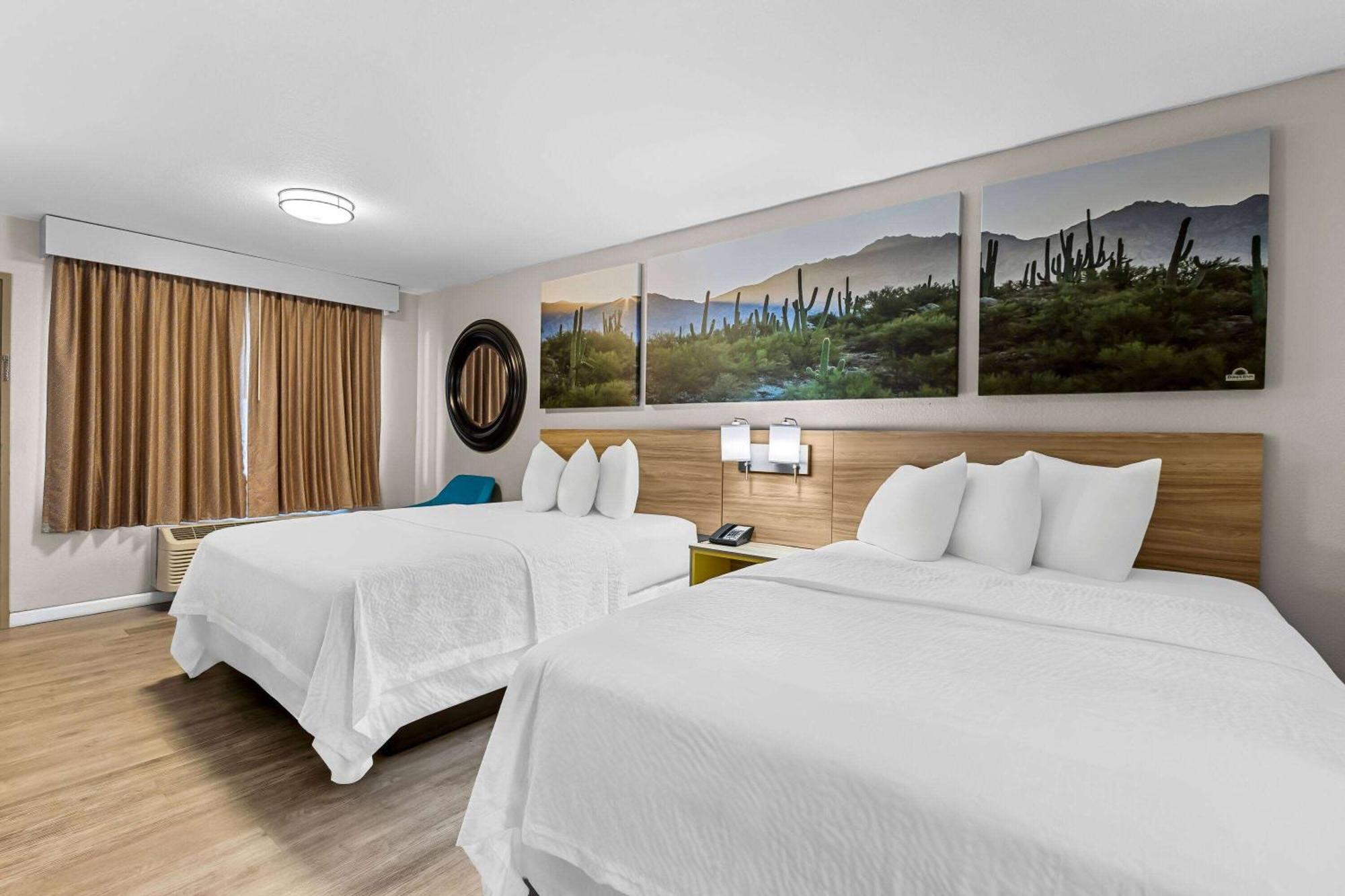 Days Inn By Wyndham Buckeye Bagian luar foto